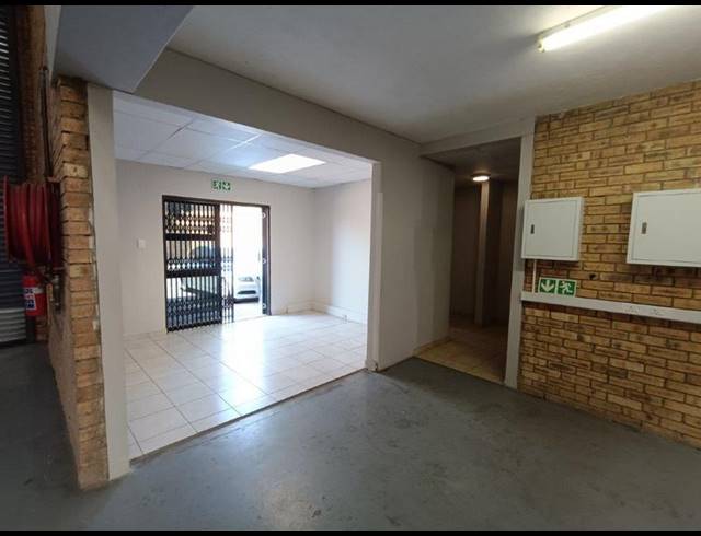 INDUSTRIAL PROPERTY TO RENT IN LASER PARK